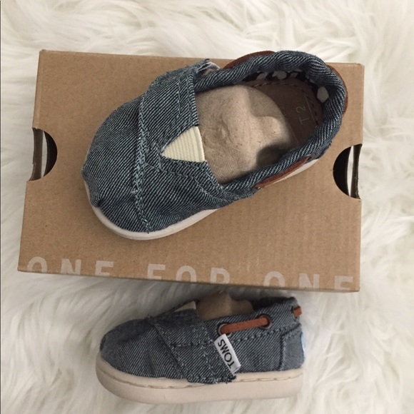 Toms- Tiny Toms- baby Toms/ chambray/ new - Picture 1 of 7